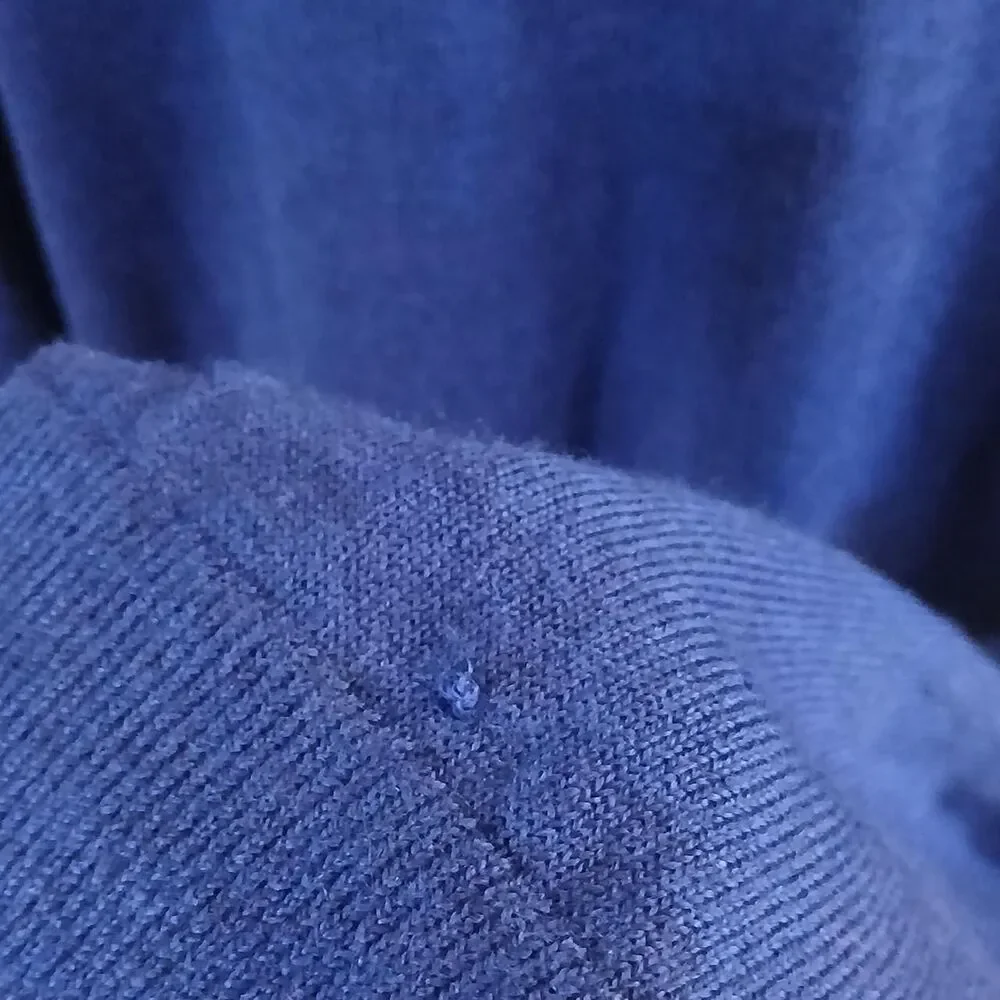 Banana Republic blue V-neck merino wool blend slim fit sweater XL classic basic